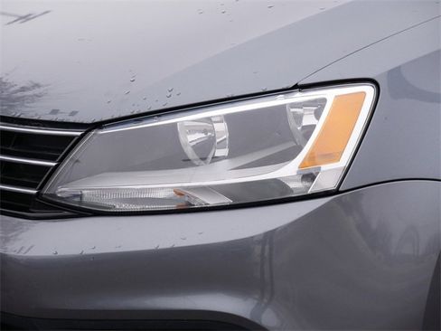 Used 2015 Volkswagen Jetta S image 10