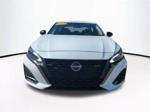 Used 2024 Nissan Altima 2.5 SR image 3