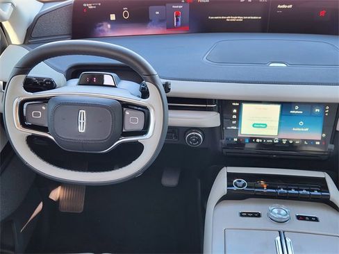 New 2025 Lincoln Navigator Reserve image 24