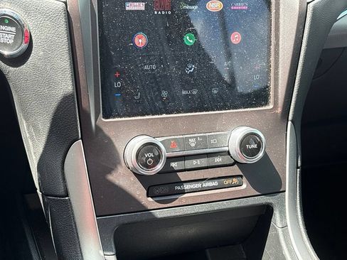 Used 2021 Ford Edge SEL w/ Class II Trailer Tow Package AWD/4WD image 12