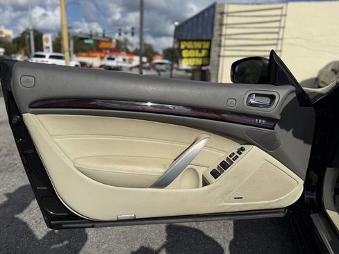 Used 2014 INFINITI Q60 Convertible w/ Premium Package image 11