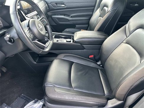 Used 2023 Nissan Pathfinder SL image 22