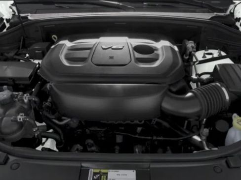 Used 2018 Jeep Grand Cherokee Altitude AWD/4WD image 5