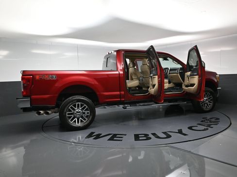 Used 2017 Ford F250 Lariat w/ Lariat Ultimate Package AWD/4WD image 24