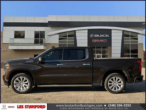 Used 2020 Chevrolet Silverado 1500 High Country w/ Technology Package image 2