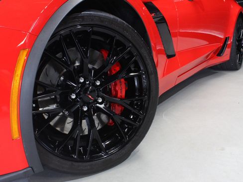 Used 2016 Chevrolet Corvette Z06 w/ 3LZ Preferred Equipment Group image 23