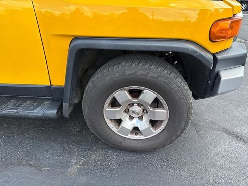 Used 2007 Toyota FJ Cruiser 4WD image 2