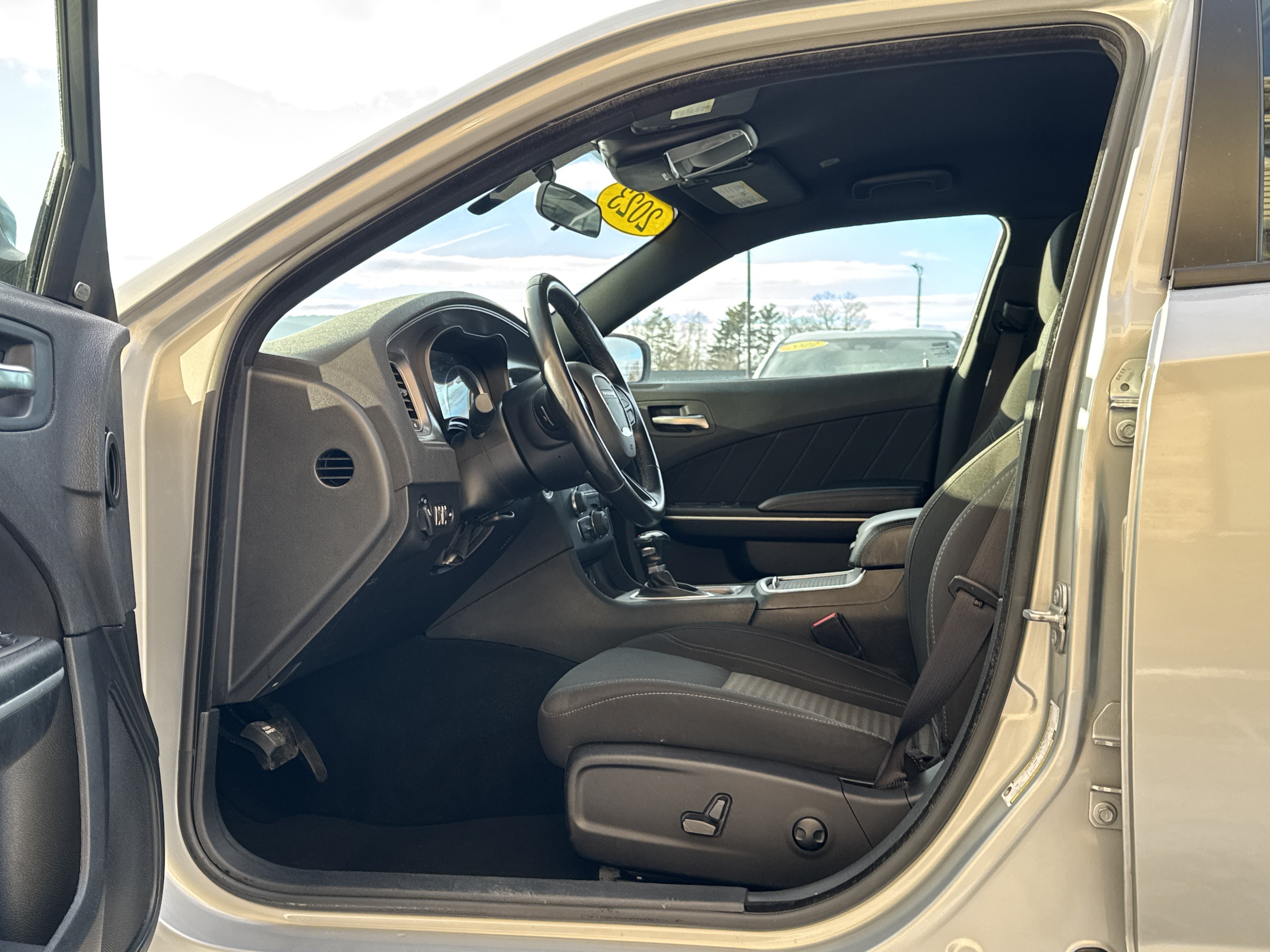 Used 2023 Dodge Charger SXT RWD image 9