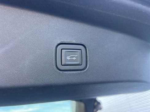 Used 2024 Cadillac Lyriq Luxury image 34