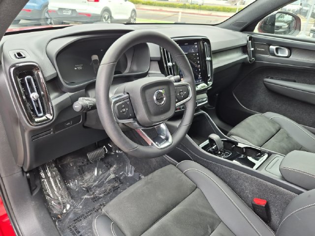 Used 2023 Volvo C40 P8 Recharge Ultimate w/ Protection Package Premier AWD/4WD image 12