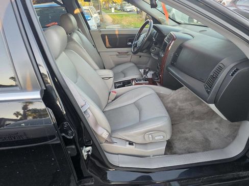 Used 2004 Cadillac SRX Base RWD 4dr SUV V8 image 11