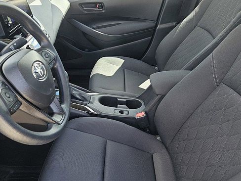 Used 2025 Toyota Corolla LE image 10
