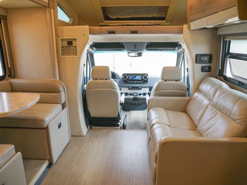 Used 2020 Mercedes-Benz Sprinter 3500 image 4