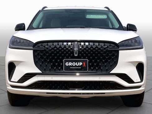 New 2026 Lincoln Aviator 2WD image 3