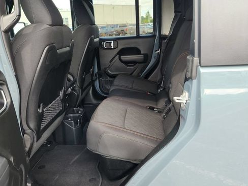 Used 2026 Jeep Gladiator Mojave AWD/4WD image 14