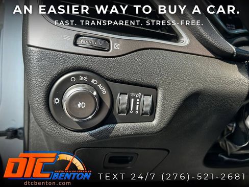 Used 2019 Jeep Cherokee Latitude Plus FWD image 23