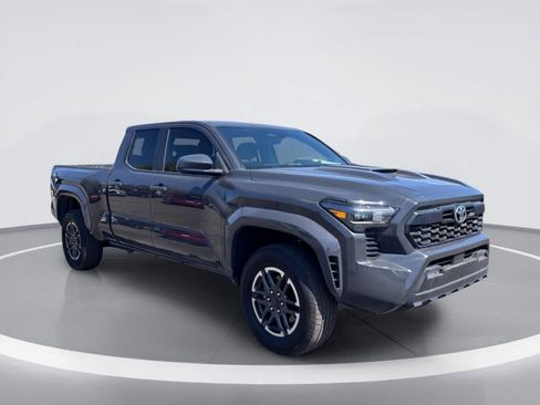 Used 2025 Toyota Tacoma TRD Sport RWD image 7