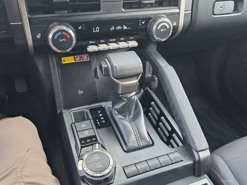 Used 2025 Toyota Tacoma SR5 AWD/4WD image 19