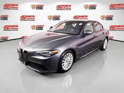 Used 2023 Alfa Romeo Giulia Sprint image 13