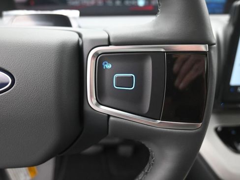 New 2025 Ford Expedition Active RWD image 7