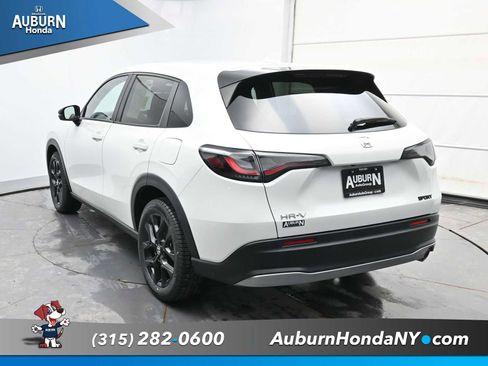 Used 2023 Honda HR-V Sport image 11