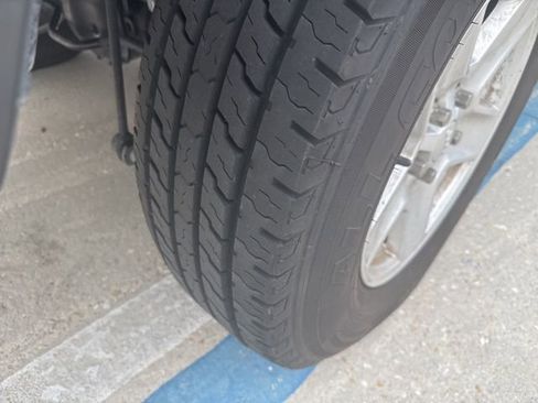 Used 2023 Jeep Gladiator Sport image 15