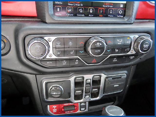 Used 2023 Jeep Gladiator Rubicon w/ Cold Weather Group AWD/4WD image 18