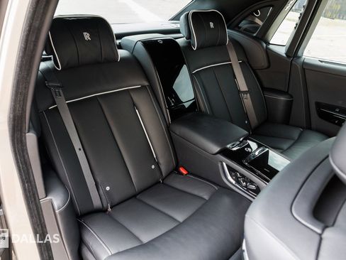 Used 2023 Rolls-Royce Phantom Sedan w/ The Phantom Package image 46