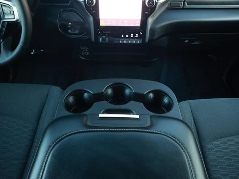Used 2025 RAM 2500 Big Horn AWD/4WD image 30
