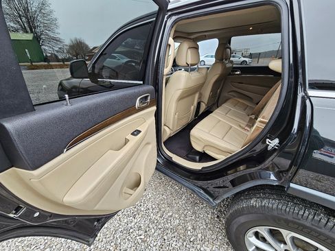 Used 2016 Jeep Grand Cherokee Limited w/ Luxury Group II image 17