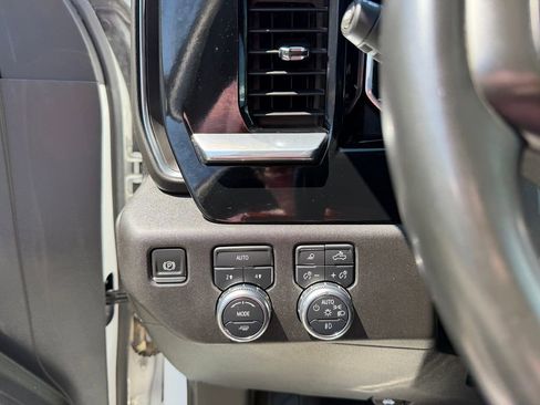 Used 2025 GMC Sierra 1500 SLT AWD/4WD image 14