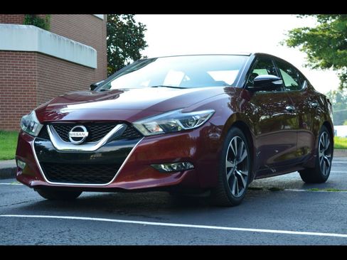 Used 2017 Nissan Maxima Platinum FWD image 1