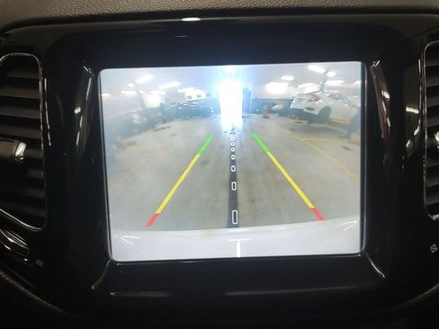 Used 2020 Jeep Compass Limited AWD/4WD image 7