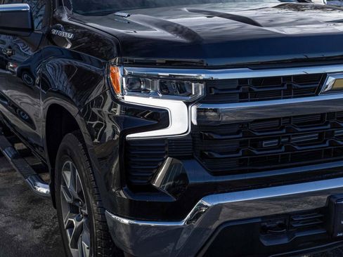 Used 2025 Chevrolet Silverado 1500 LT image 34