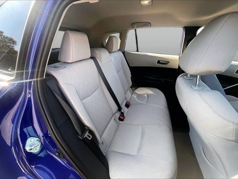 Used 2025 Toyota Corolla Cross LE FWD image 19