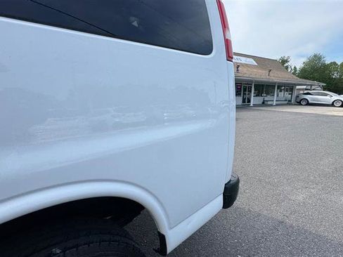 Used 2017 Chevrolet Express 2500 LS RWD image 18