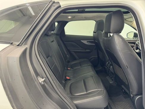 Used 2019 Jaguar F-PACE R-Sport image 18