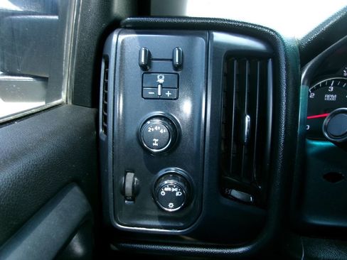 Used 2017 Chevrolet Silverado 2500 W/T AWD/4WD image 12