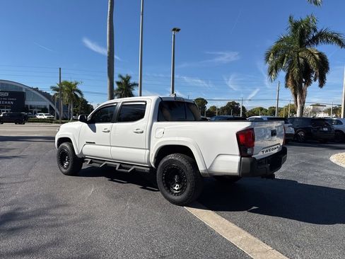 Used 2020 Toyota Tacoma SR5 image 10