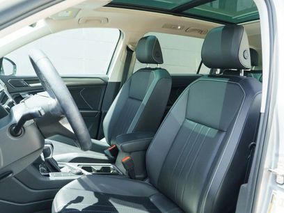 Used 2023 Volkswagen Tiguan SE w/ Panoramic Sunroof Package