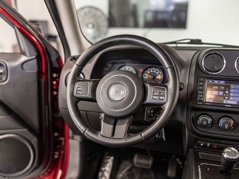 Used 2015 Jeep Patriot High Altitude image 32