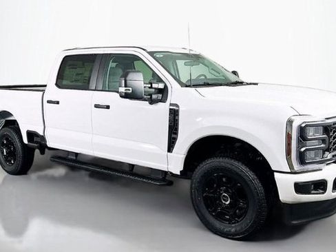 Used 2022 Ford F250 XL w/ XL Value Package image 3