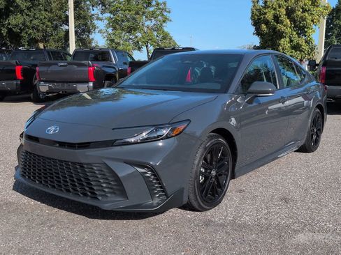 Used 2026 Toyota Camry SE w/ Convenience Package FWD image 2