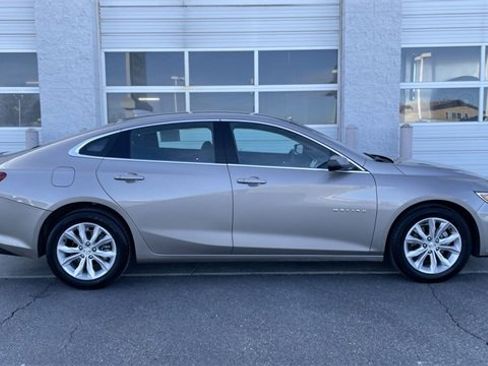 Used 2024 Chevrolet Malibu LT image 1