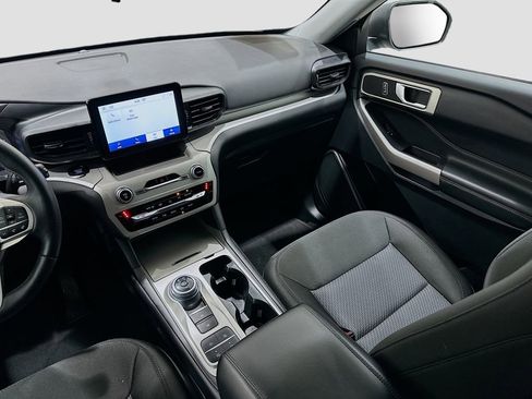 Used 2024 Ford Explorer XLT image 22