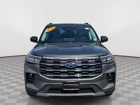 Used 2025 Ford Explorer Active w/ Active Comfort Package AWD/4WD image 2