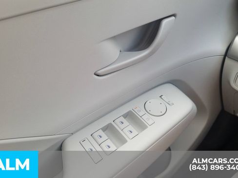 Used 2026 Hyundai Kona SE FWD image 30