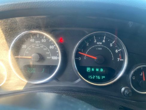 Used 2017 Jeep Wrangler Unlimited Sahara AWD/4WD image 19