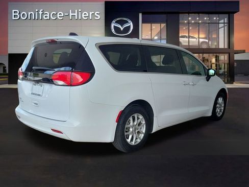 Used 2024 Chrysler Voyager LX image 31