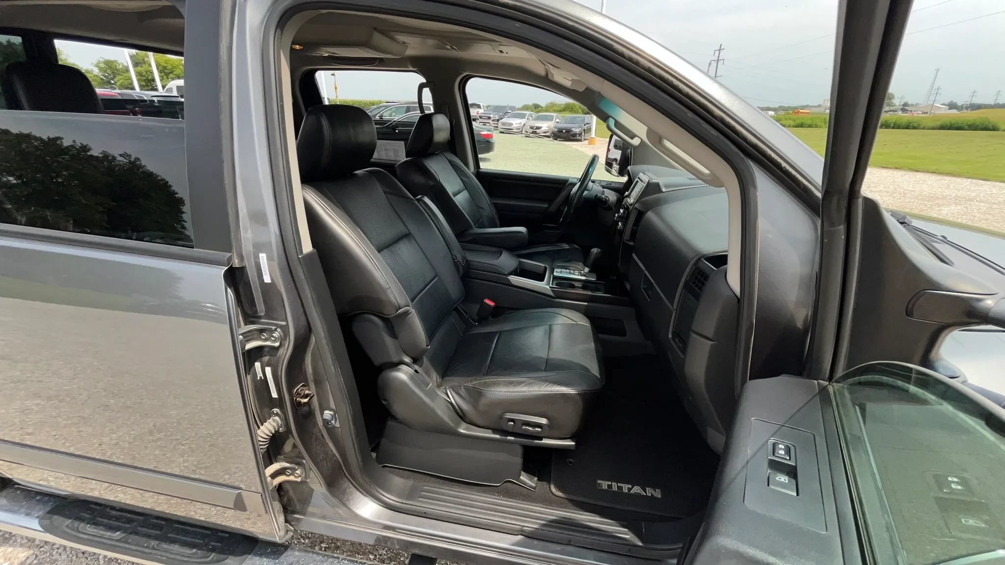 Used 2014 Nissan Titan SL w/ SL Max Utility Package AWD/4WD image 10